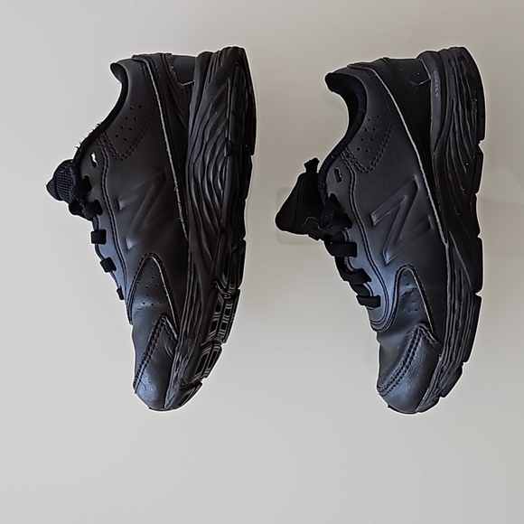 New Balance Kids Running Shoes Sz 13 - Picture 1 of 4